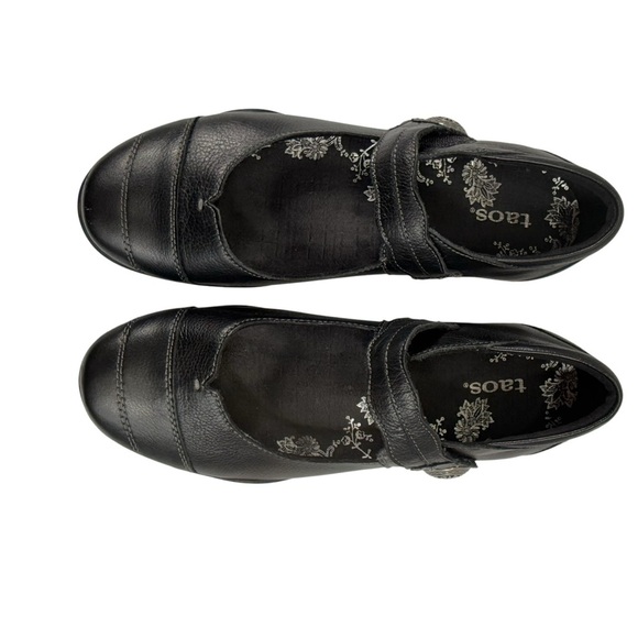 Taos Women’s Mary Janes. Size 7.5 - Picture 11 of 16